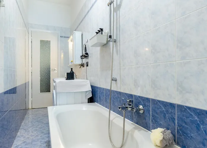 Cozy & Stylish In Borgo Vittoria